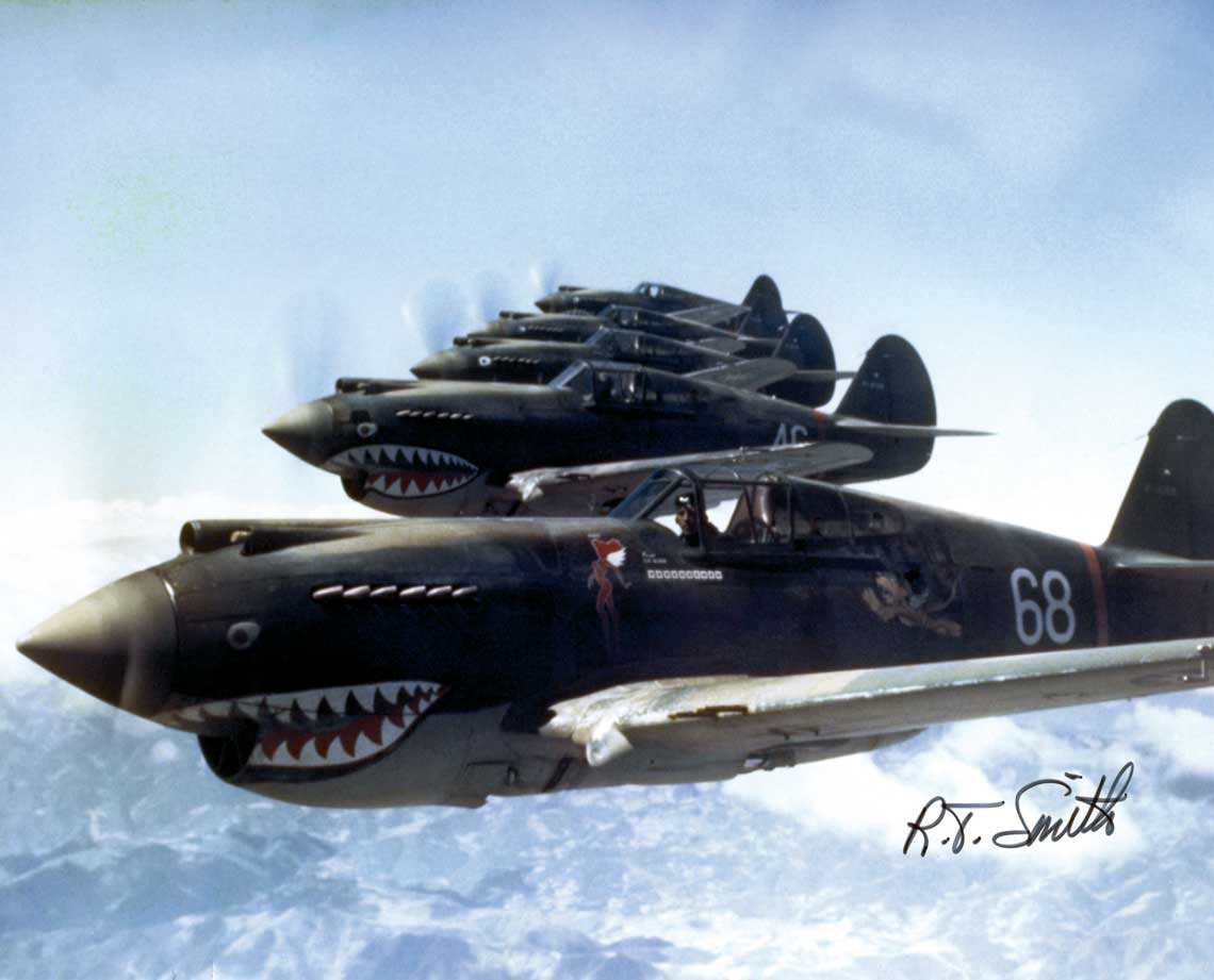 Formacja „Latajacych Tygrysow” z 3. Dywizjonu AVG („Hell’s Angels”) w maju 1942 r. Na pierwszym planie samolot dowodcy dywizjonu, Charlesa Oldera.