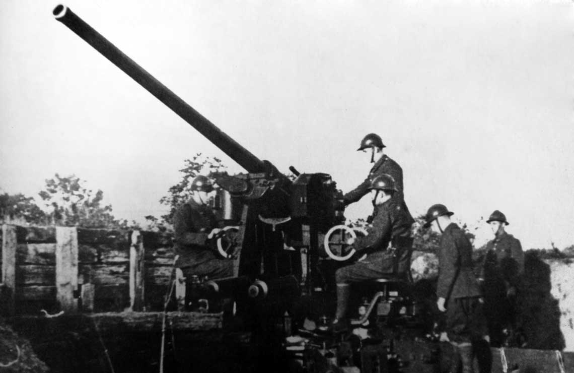 Zamknac gorny pulap. Polska ciezka artyleria przeciwlotnicza 1930-1939