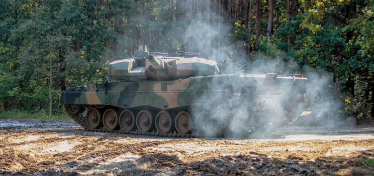 Partnerem strategicznym projektu modernizacji Leopardów 2A4 była firma Rheinmetall Landsysteme.