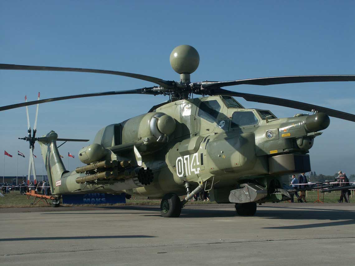 Pierwszy egzemplarz wersji Mi-28N „014” został wykonany przez warsztaty Mila i po raz pierwszy wystartował 14 listopada 1996 r. Później jednak musiał do 2002 r. czekać na nową przekładnię główną.