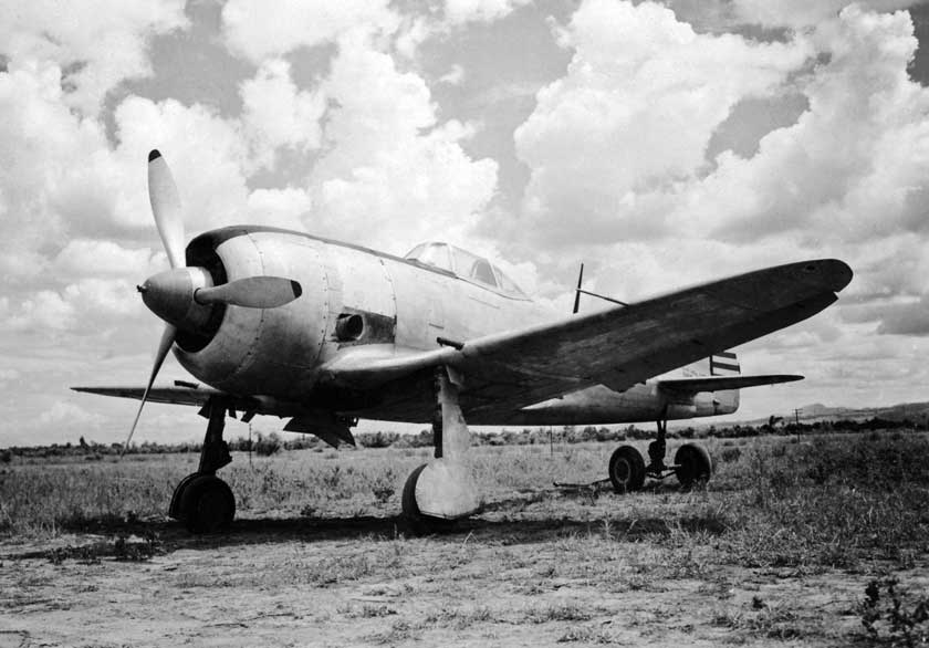 Ki-44-II hei (2068) zdobyty przez Amerykanów na Filipinach i testowany przez TAIU-SWPA z oznaczeniem S11. W kodzie alianckim Ki-44 dostał nazwy Tojo i John; z tej drugiej potem zrezygnowano.