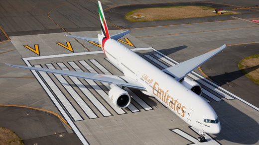 W ruchu międzynarodowym przewiezionych zostało 476 mln pasażerów, tj. o -74,8% mniej niż w roku poprzednim. Największe takie przewozy zrealizowały linie Emirates (78,7 mln pas.), Ryanair i Qatar Airways. Na zdjęciu Boeing 777 linii Emirates Airline
