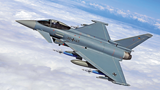 Chociaż Eurofighter nie jest wykonany w technologii stealth, to jest zaliczany do najlepszych myśliwców na świecie. Rekompensuje to system walki elektronicznej (electronic stealth).