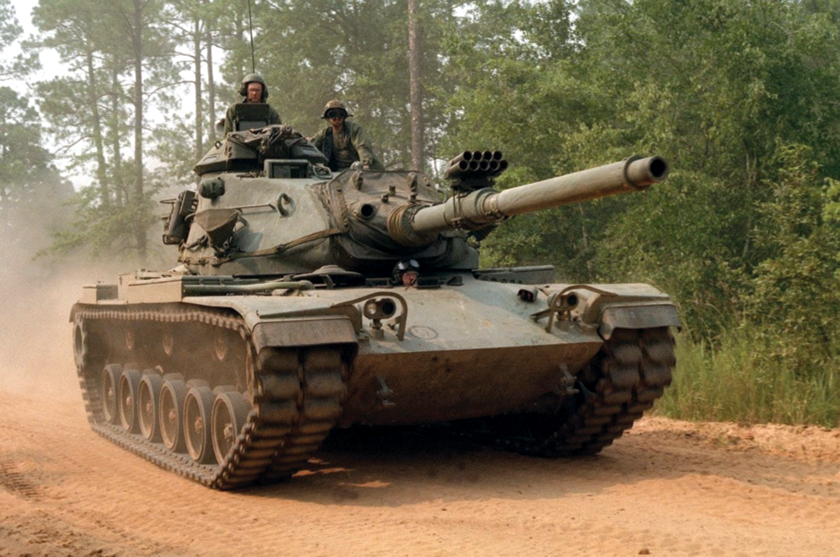 M60A3 – ostatnia wersja wytwarzana seryjnie przed wprowadzeniem obecnie używanych czołgów podstawowych M1 Abrams. M60A3 dysponował dalmierzem laserowym i cyfrowym komputerem kierowania ogniem.