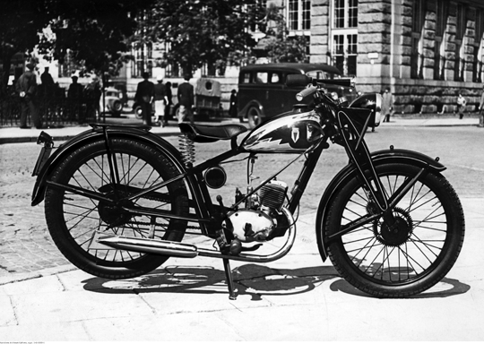 Poza powstającymi w kraju montowniami LRL, Wspólnoty Interesów czy Fabloku pod koniec lat 30. mówiło się również o uruchomieniu niewielkich montowni małolitrażowych motocykli zagranicznych.
