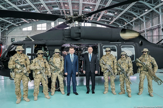 Uroczyste przyjęcie na wyposażenie polskich Wojsk Specjalnych śmigłowców PZL Mielec S-70i Black Hawk miało miejsce 20 grudnia 2019 r. w 1. Bazie Lotnictwa Transportowego na lotnisku Warszawa-Okęcie.