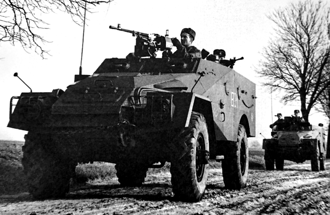 Radziecki kołowy transporter opancerzony BTR-40