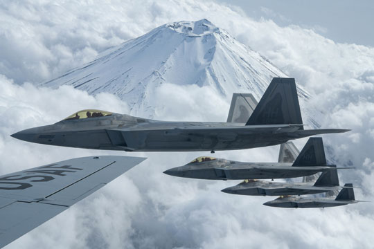 USAF ogłosiły plan wycofania ze służby 33 myśliwców 5. generacji Lockheed Martin F-22A Raptor. Będą to najstarsze egzemplarze w wersji Block 20, które wykorzystywane są wyłącznie w procesie szkolenia.