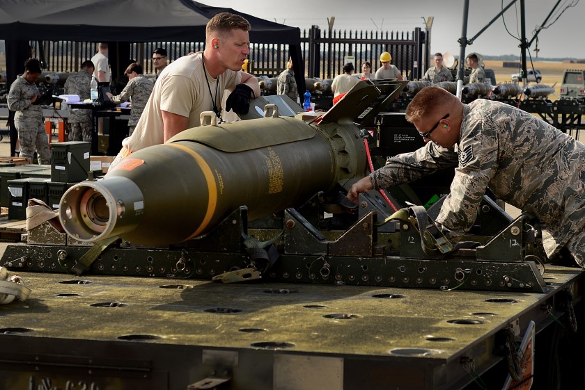 Więcej bomb kierowanych dla Jastrzębi