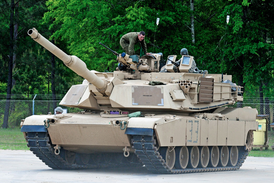 Wobec fiaska planów pozyskania od Niemiec kolejnych Leopardów 2 polskie władze postanowiły kupić z zasobów US Army 116 Abramsów w starszej wersji M1A1 SA.