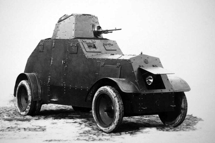 Nowy model pojazdu charakteryzowały przede wszystkim silne uzbrojenie oraz niezły, jak na początek lat 30. pancerz. Niestety nie udało się uzyskać oczekiwanych parametrów jezdnych.