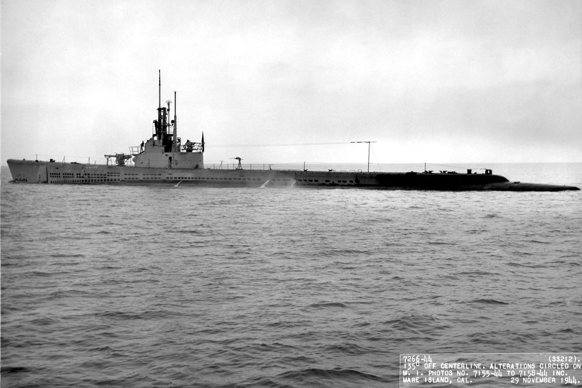 Gato był pierwszym masowo produkowanym wojennym typem okrętu podwodnego. O ich budowie zdecydowano pod wpływem szoku wywołanego załamaniem Francji i zajęciem przez Wehrmacht większości Europy Zachodniej. Na zdjęciu jednostka prototypowa USS Gato (SS-212); Mare Island Naval Shipyard, Vallejo, Kalifornia, 29 listopada 1944 r.