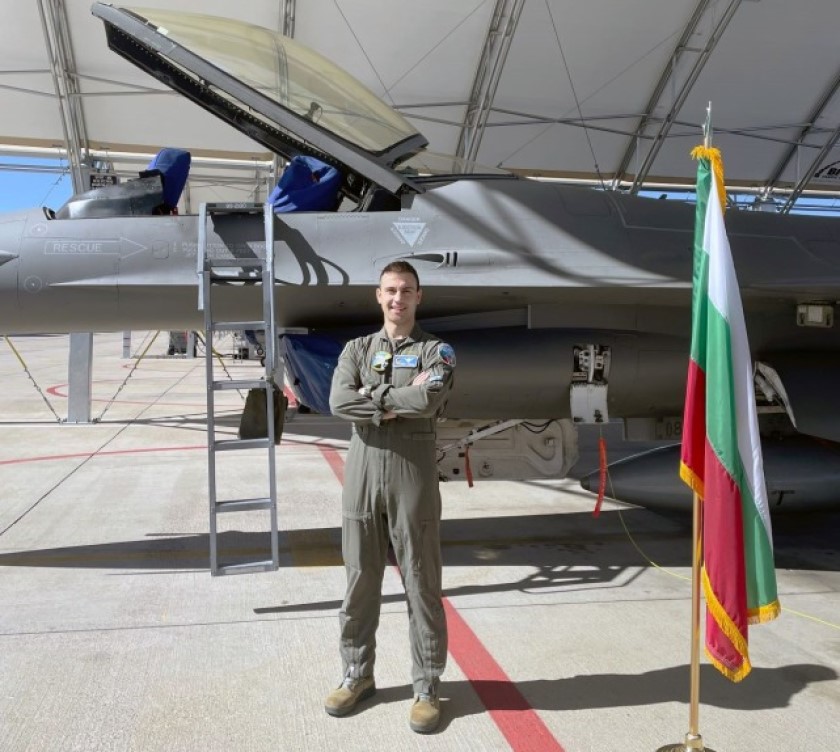 Drugi bułgarski pilot zakończył szkolenie na F-16 Fighting Falcon