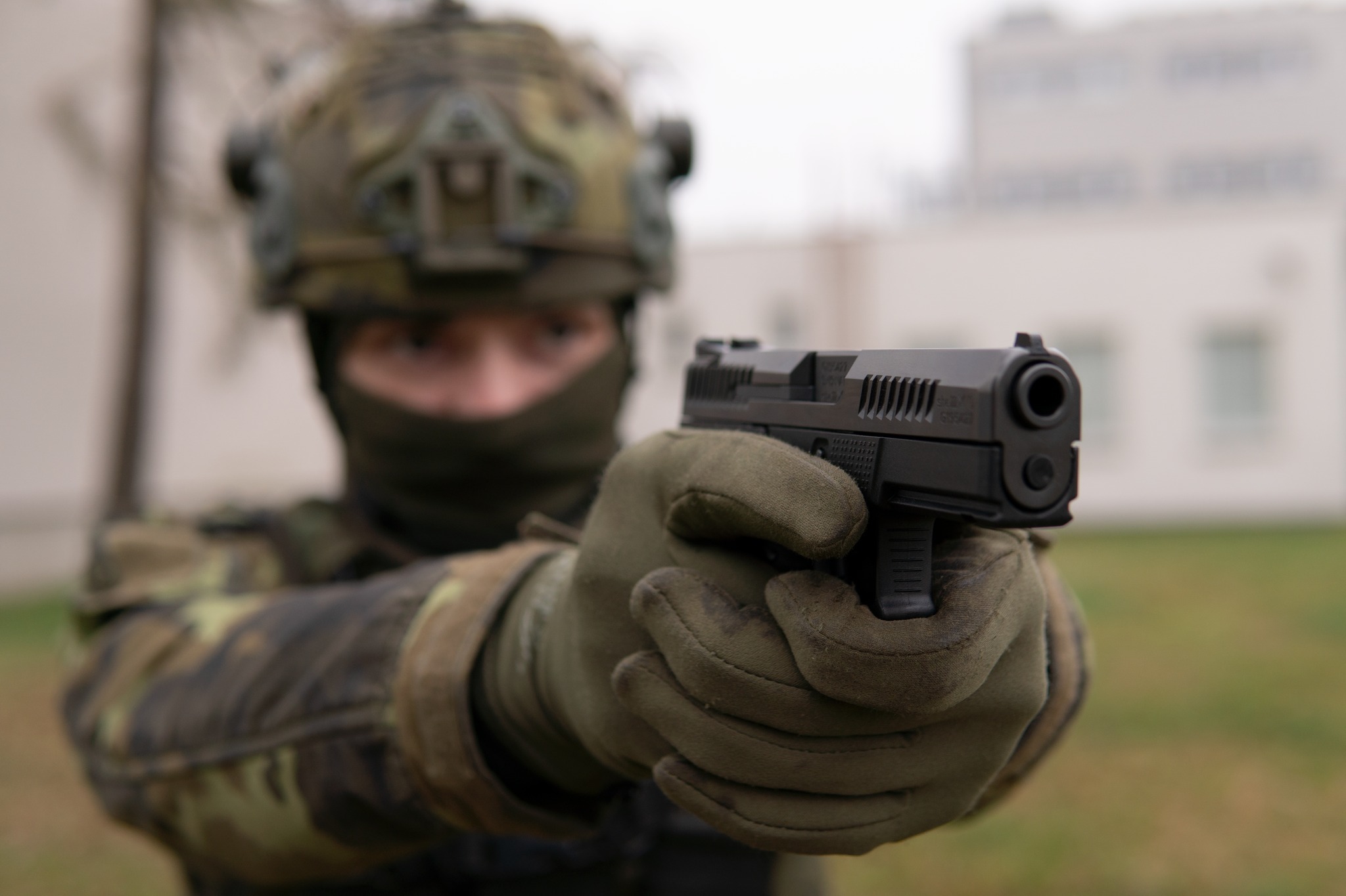 Siły Zbrojne Republiki Czeskiej wdrażają pistolet CZ P-10 C