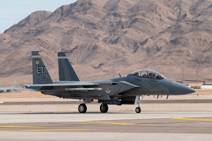 F-15EX (20-0001) podczas pierwszych testów operacyjnych, realizowanych w Nellis AFB w dniach 18–25 października 2021 r.