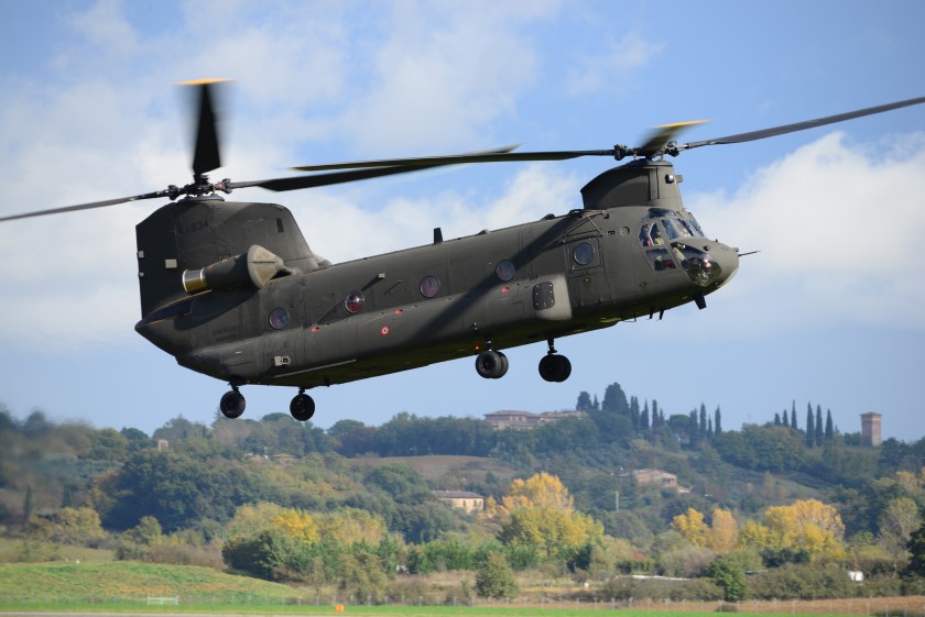 Włosi świętują półwiecze eksploatacji śmigłowców CH-47 Chinook