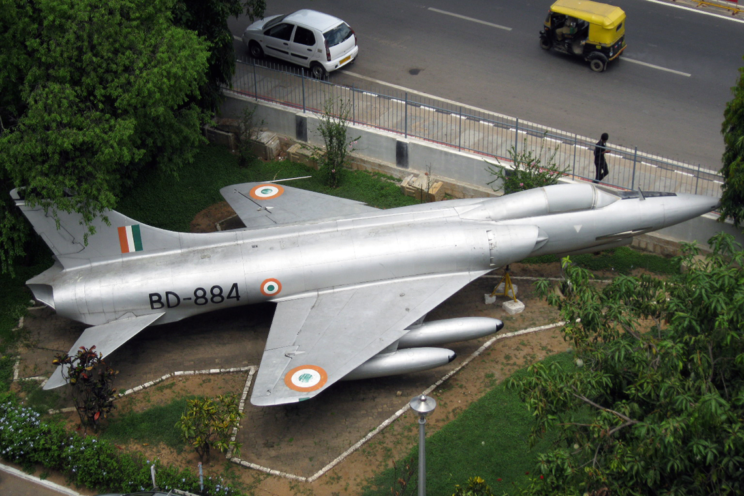 BD-884 to jeden z Marutów wykorzystywanych w testach silników Orpheus Mk.703 wyposażonych w dopalacz, z dodatkowymi wlotami powietrza i zmodyfikowaną tylną częścią kadłuba. Samolot zachowany jest w muzeum Visvesvaraya w Bangalore.