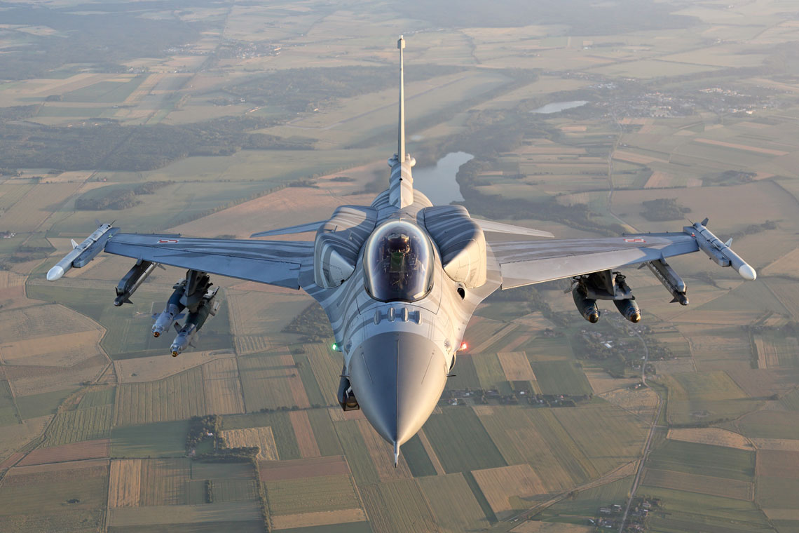 Samoloty wielozadaniowe F-16 Jastrząb to dziś podstawowe wyposażenie lotnictwa bojowego Sił Powietrznych. Mamy na stanie 48 maszyn tego typu.