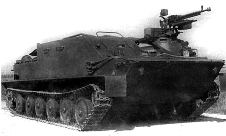 Radziecki prototyp transportera opancerzonego BTR-50PA, który miał być wzorcem do licencyjnej produkcji w Czechosłowacji.