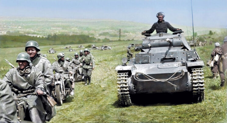 Kolumna marszowa niemieckiej 10. Dywizji Pancernej z XIX Korpusu Zmotoryzowanego we Francji. Dywizja ta nacierała na lewym skrzydle korpusu.