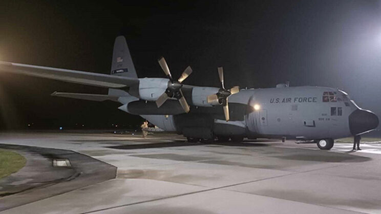 W grudniu ub.r. w 33. Bazie Lotnictwa Transportowego w Powidzu wylądował trzeci z pięciu zakontraktowanych w 2021 r. w Stanach Zjednoczonych dla polskich Sił Powietrznych średnich samolotów transportowych Lockheed C-130H Hercules.