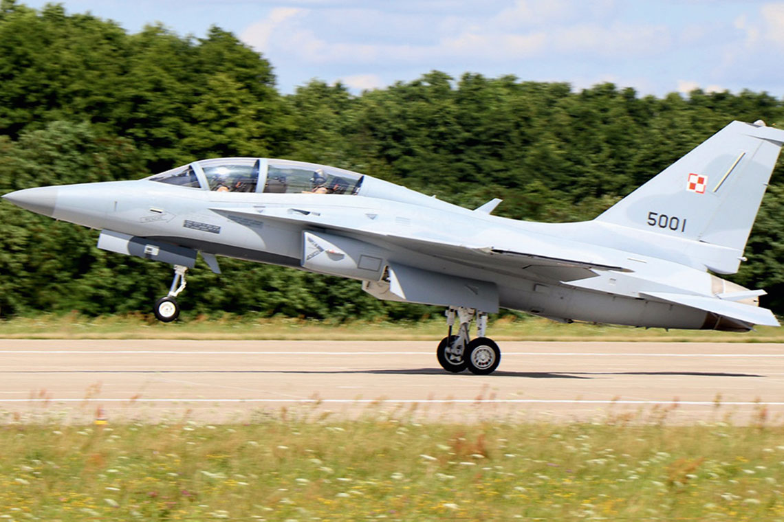 W ubiegłym roku została przeprowadzona dostawa 12 samolotów szkolno-bojowych KAI FA-50 do 23. Bazy Lotnictwa Taktycznego w Mińsku Mazowieckim. W dalszej kolejności przewidywana jest dostawa 36 samolotów bojowych FA-50PL, z jednoczesnym doprowadzeniem do tej wersji pierwszej dwunastki.