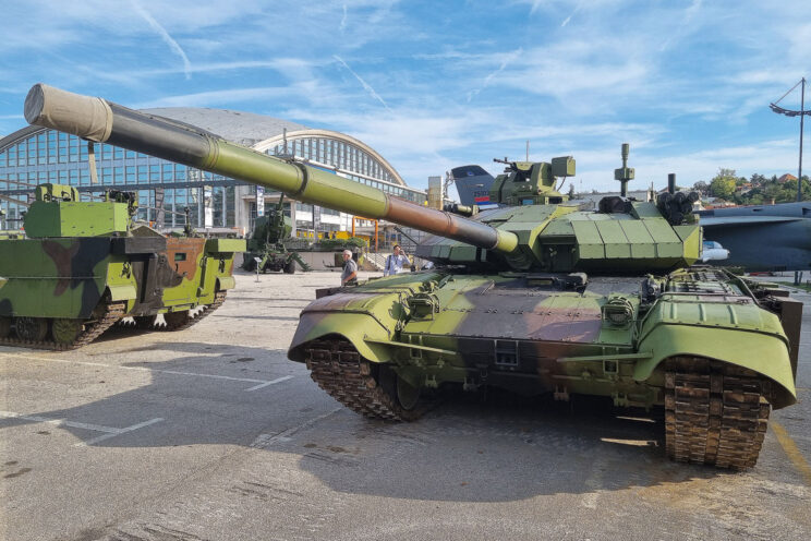 Zmodernizowany czołg M-84AS2 jest od roku 2023 – na razie w niewielkiej liczbie – wprowadzany do uzbrojenia Wojsk Lądowych Sił Zbrojnych Serbii. 