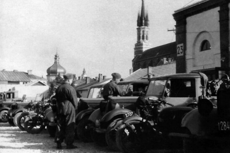 Korekty etatów wojennych brygad panc.-mot. z sierpnia 1939 r. weszły w życie tylko częściowo w wyniku braku pojazdów, specjalistów oraz przygotowań wojennych. Fot. J. Witkowski