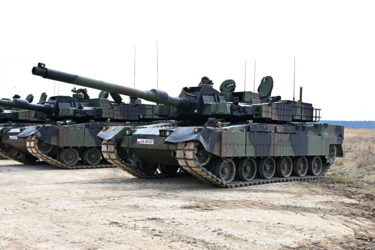 Hyundai Rotem Company potwierdza wszystkie wcześniej złożone deklaracje dotyczące planów strategicznej współpracy z Siłami Zbrojnymi RP i polskim przemysłem obronnym, w tym ustanowienia potencjału obsługowego, licencyjnej produkcji w naszym kraju czołgów K2PL oraz wspólnego rozwoju wozów bojowych nowej generacji.
