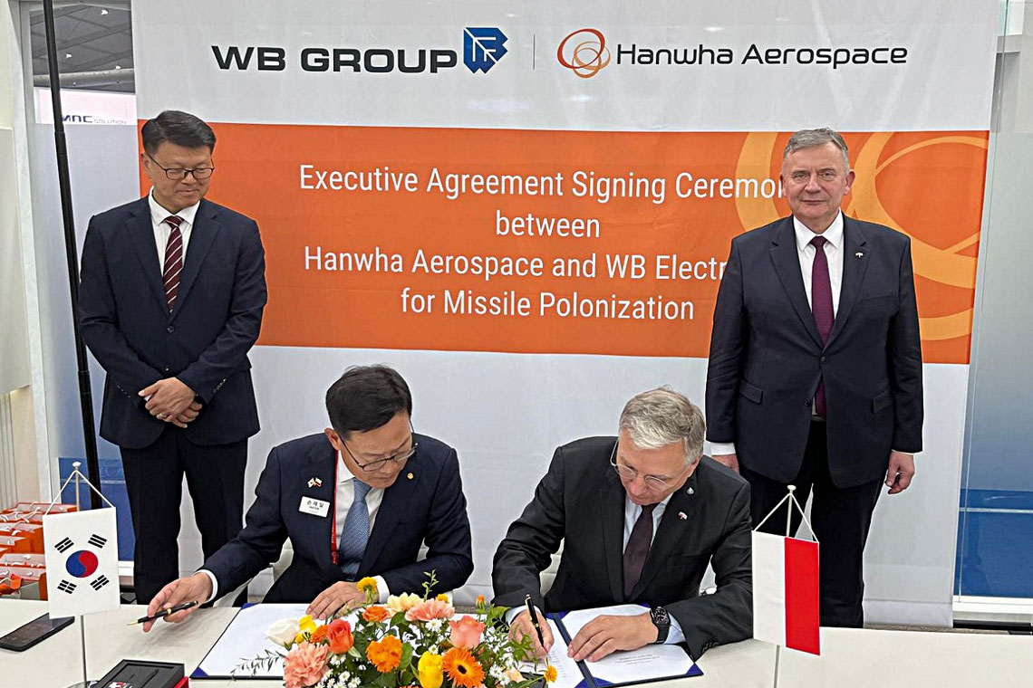 2 października, podczas wystawy KADEX 2024 w Seulu, Grupa WB zawarła ze Hanwha Aerospce umowę wykonawczą, dotyczącą szczegółowych ustaleń określających zasady utworzenia i funkcjonowania spółki joint venture, która miałaby wytwarzać pociski kierowane CGR-080 i projektować na ich bazie nowe typy amunicji rakietowej do systemu Homar-K użytkowanego przez Wojska Rakietowe i Artylerii Wojsk Lądowych Sił Zbrojnych RP. Ze strony polskiej spółki podpisał ją prezes WB Electronics S.A. Piotr Wojciechowski, zaś z ramienia Hanwha Aerospace jej dyrektor generalny Son Jae-il.